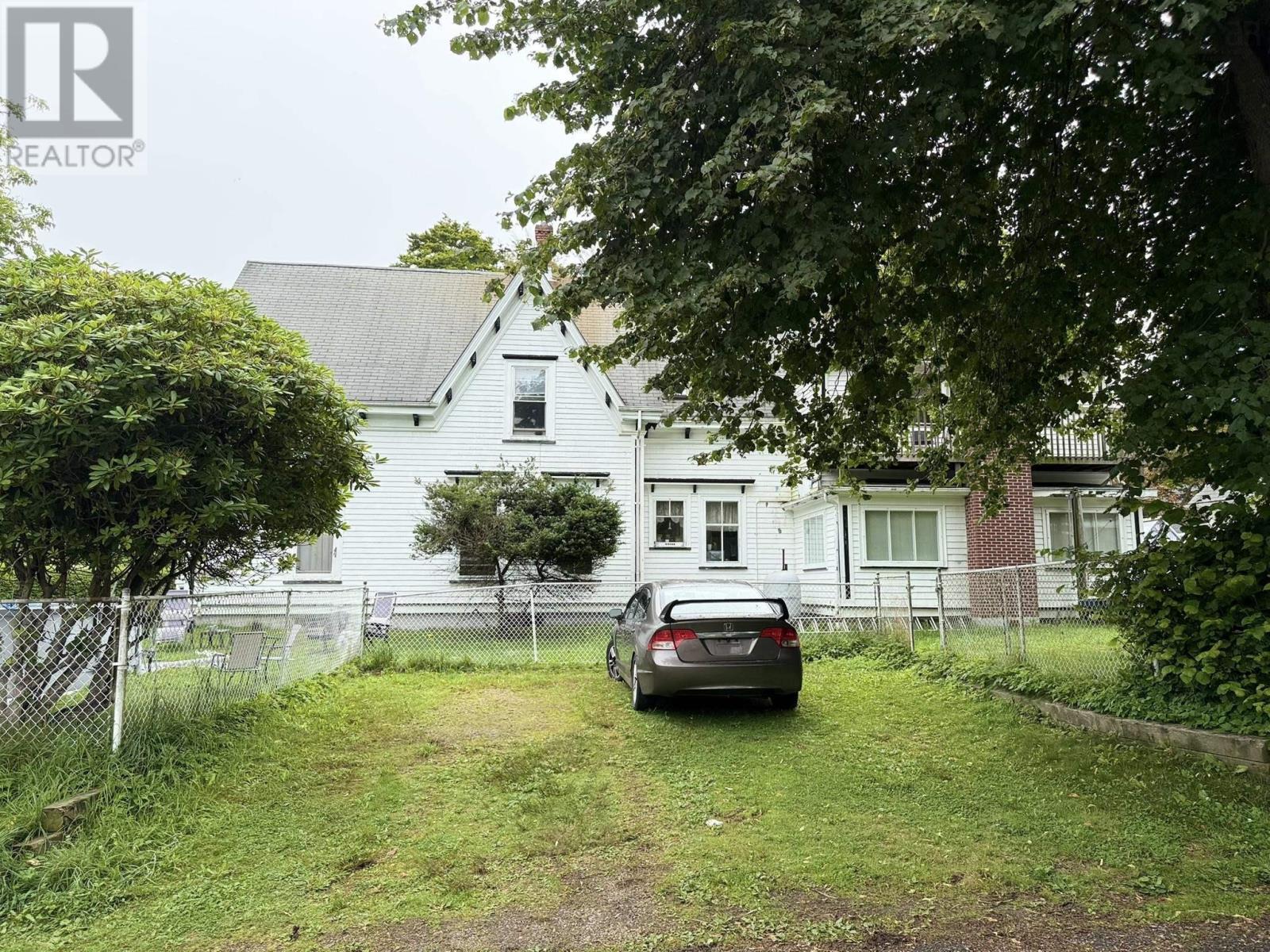 55 Forest Street Property Photo 3