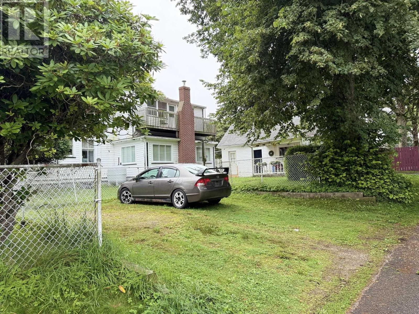 55 Forest Street Property Photo 4