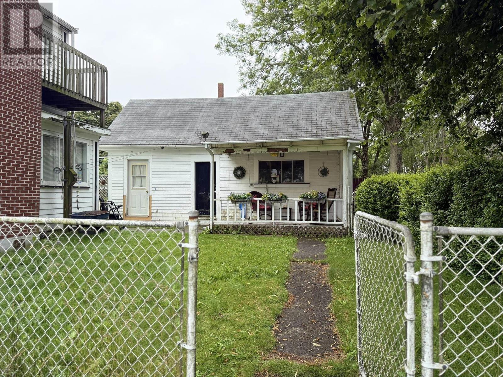55 Forest Street Property Photo 5