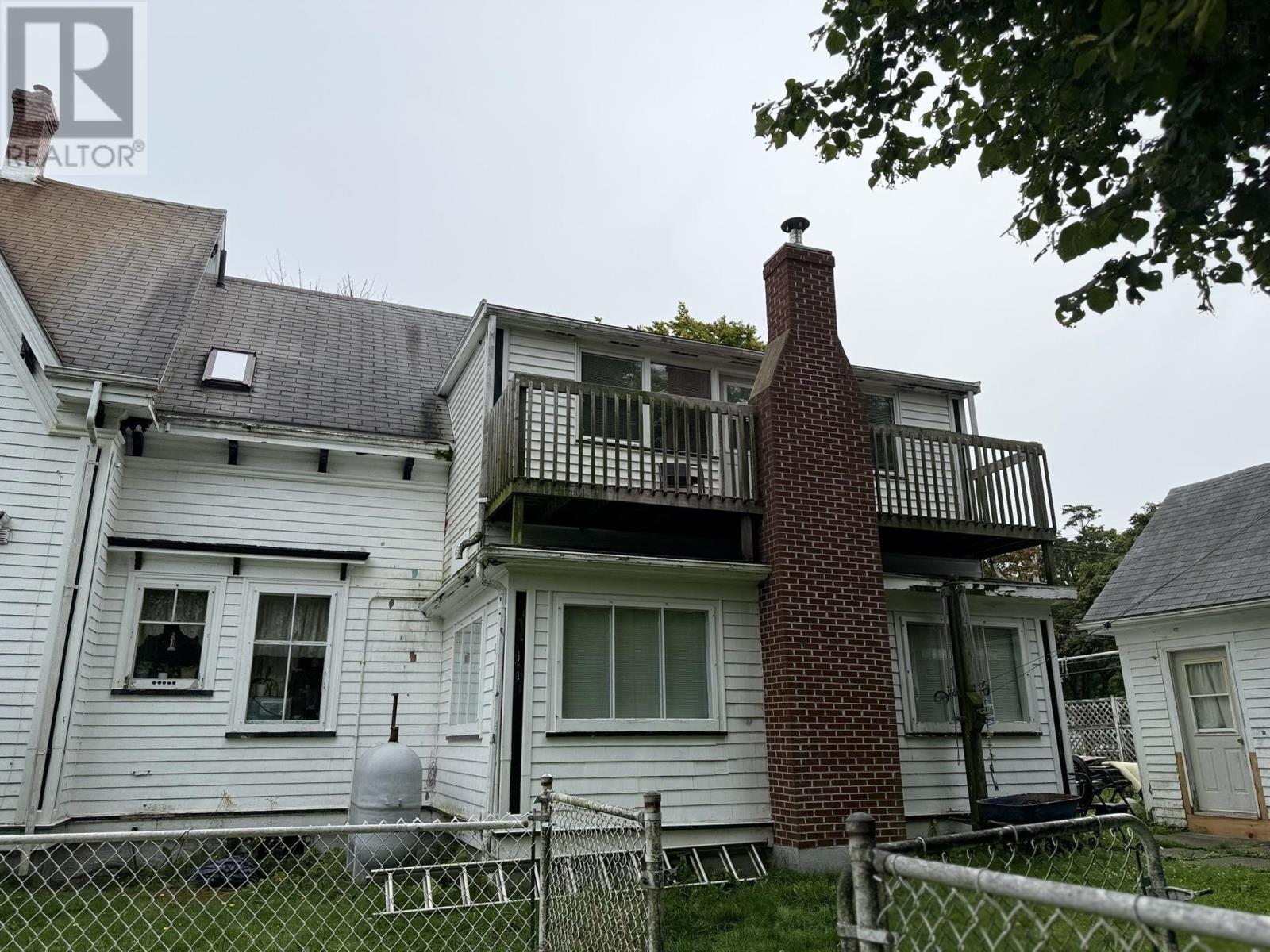 55 Forest Street Property Photo 6