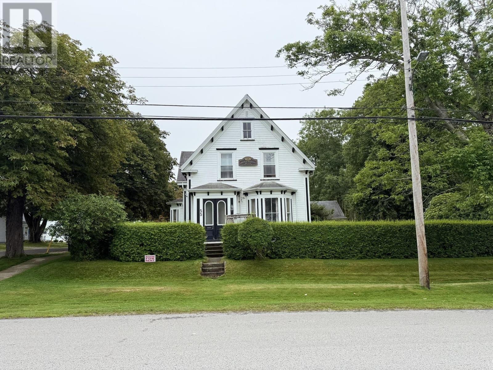 55 Forest Street Property Photo 8