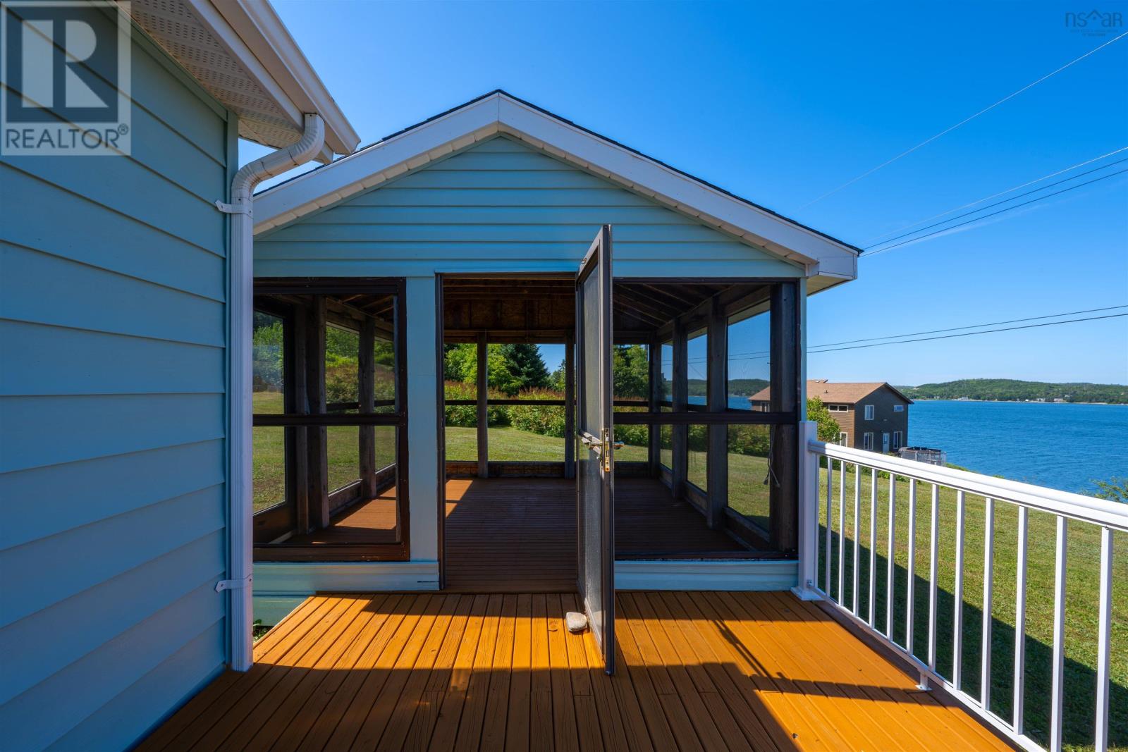 115 Harbourview Drive Property Photo 4