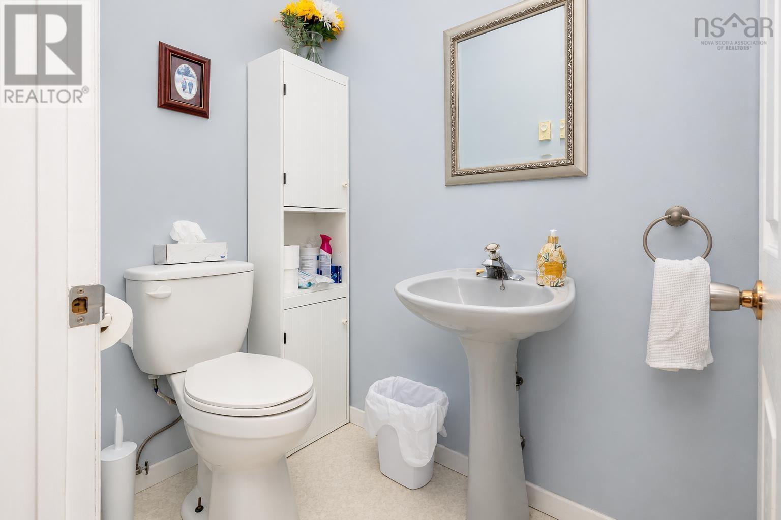 488 Purves Street Property Photo 10