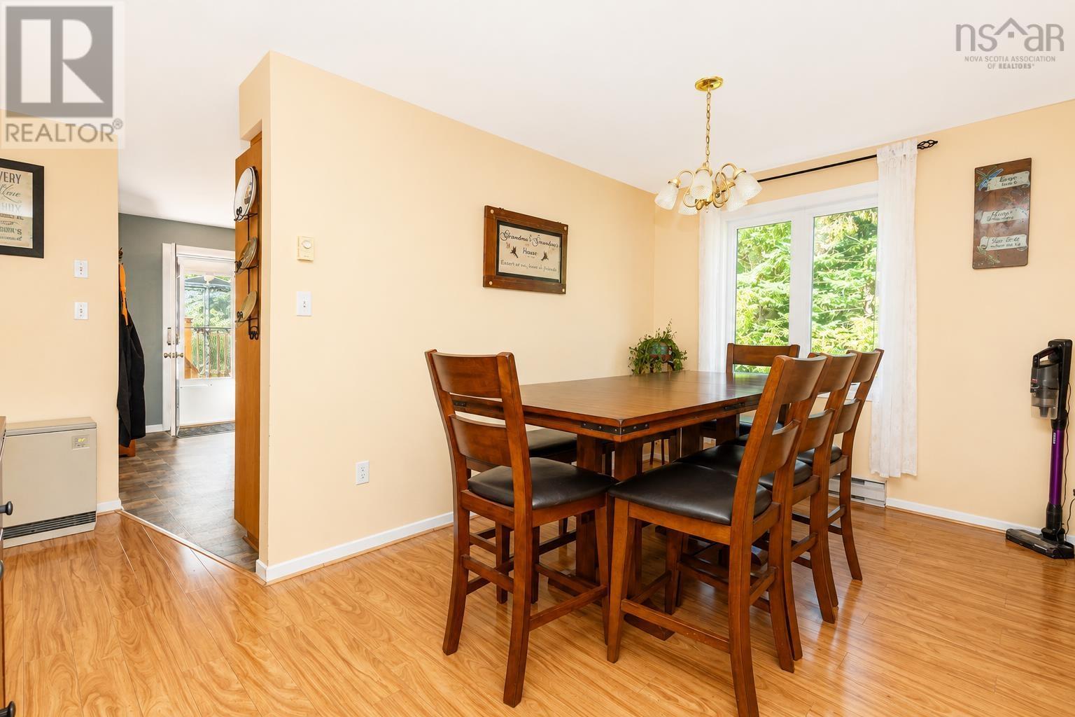 488 Purves Street Property Photo 12