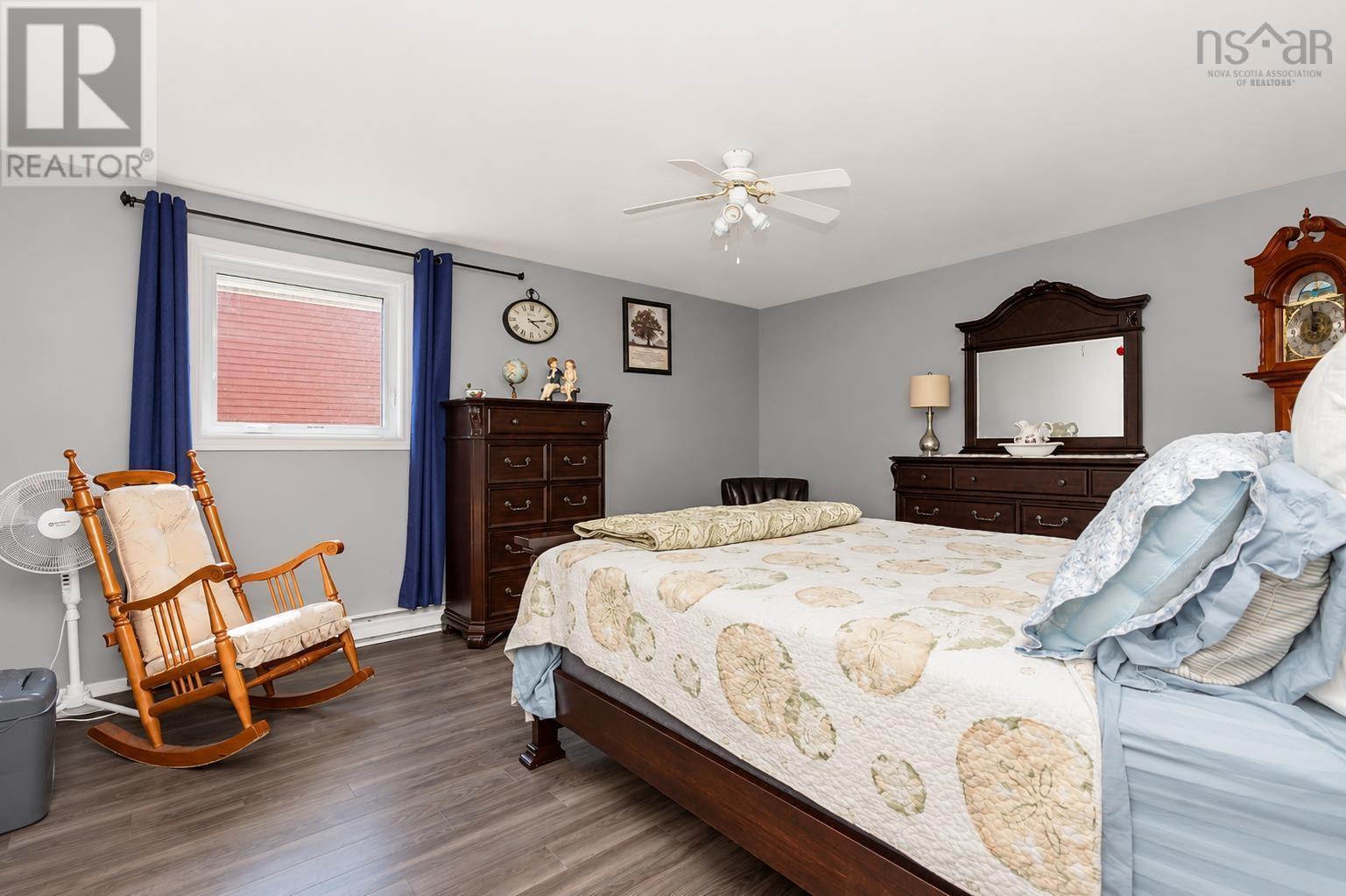 488 Purves Street Property Photo 17