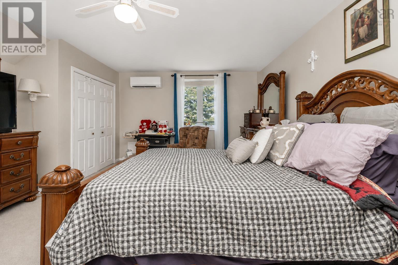 488 Purves Street Property Photo 22