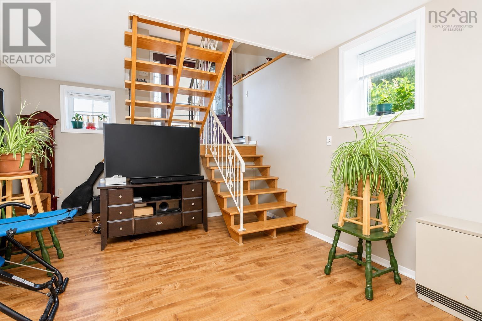 488 Purves Street Property Photo 29