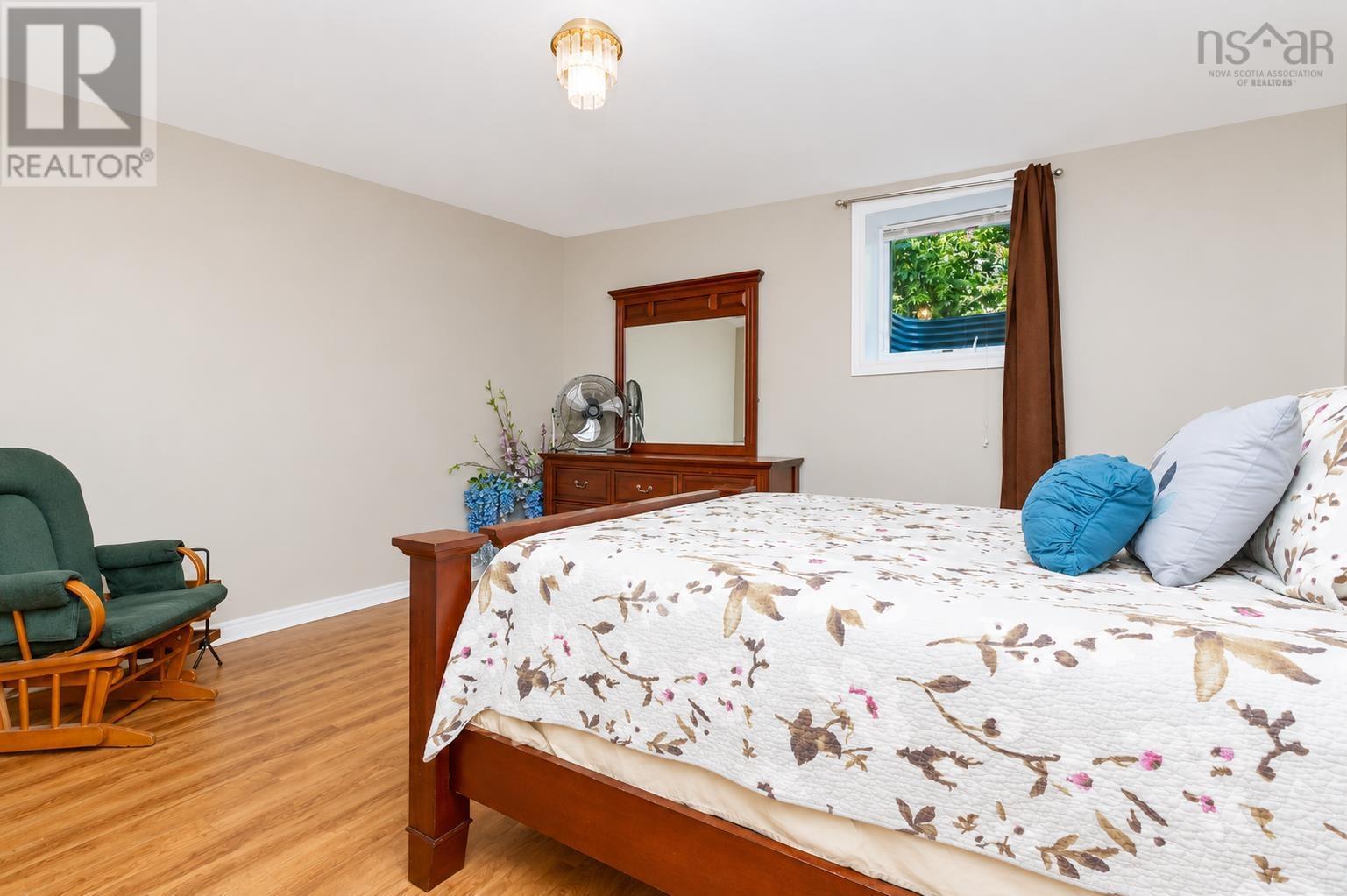 488 Purves Street Property Photo 33