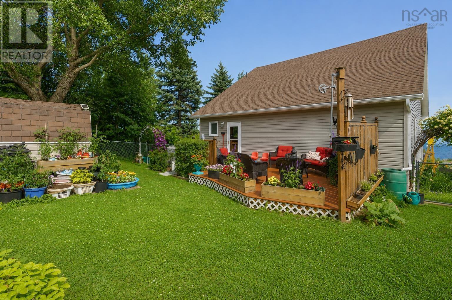 488 Purves Street Property Photo 42