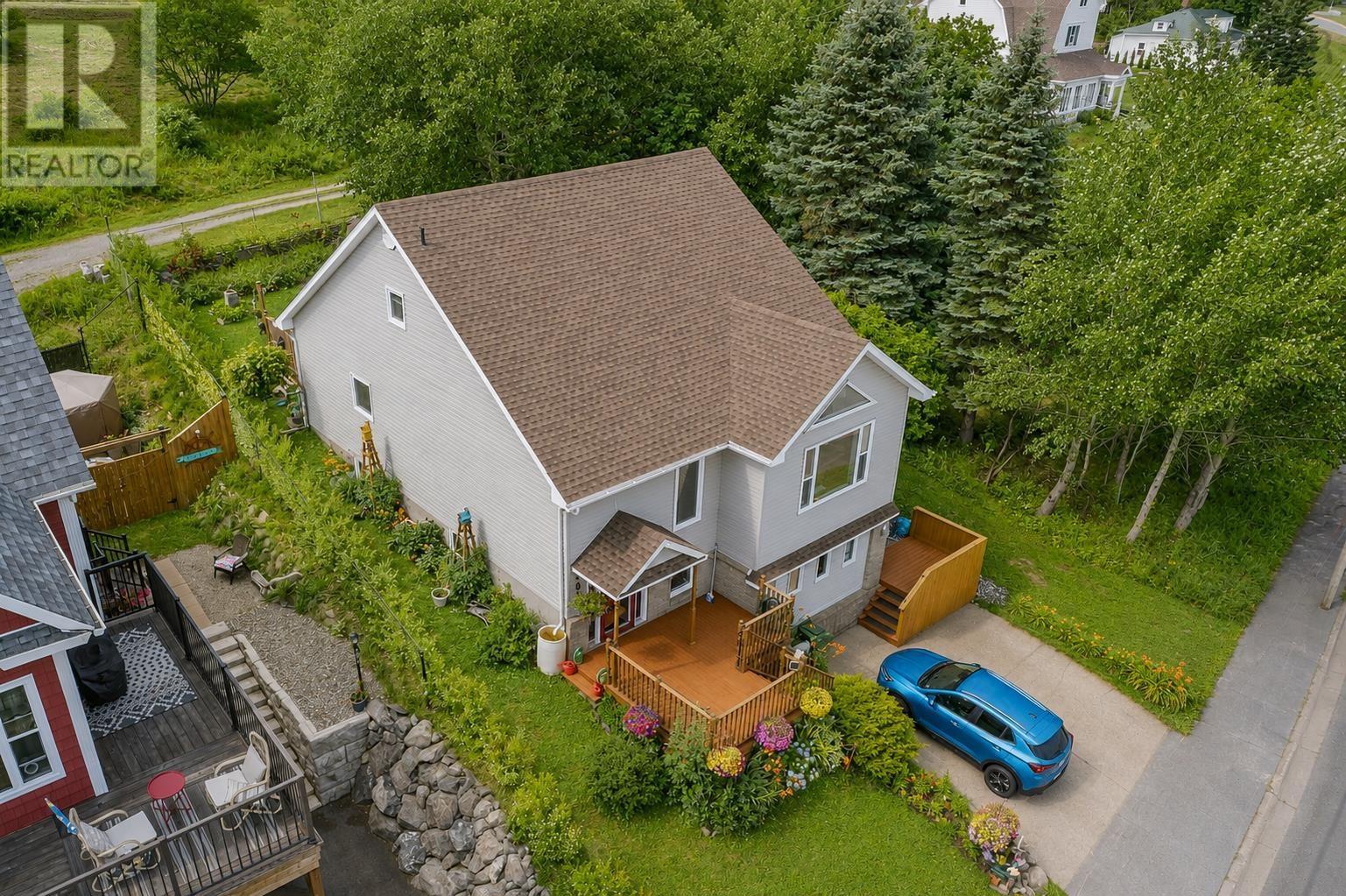 488 Purves Street Property Photo 44