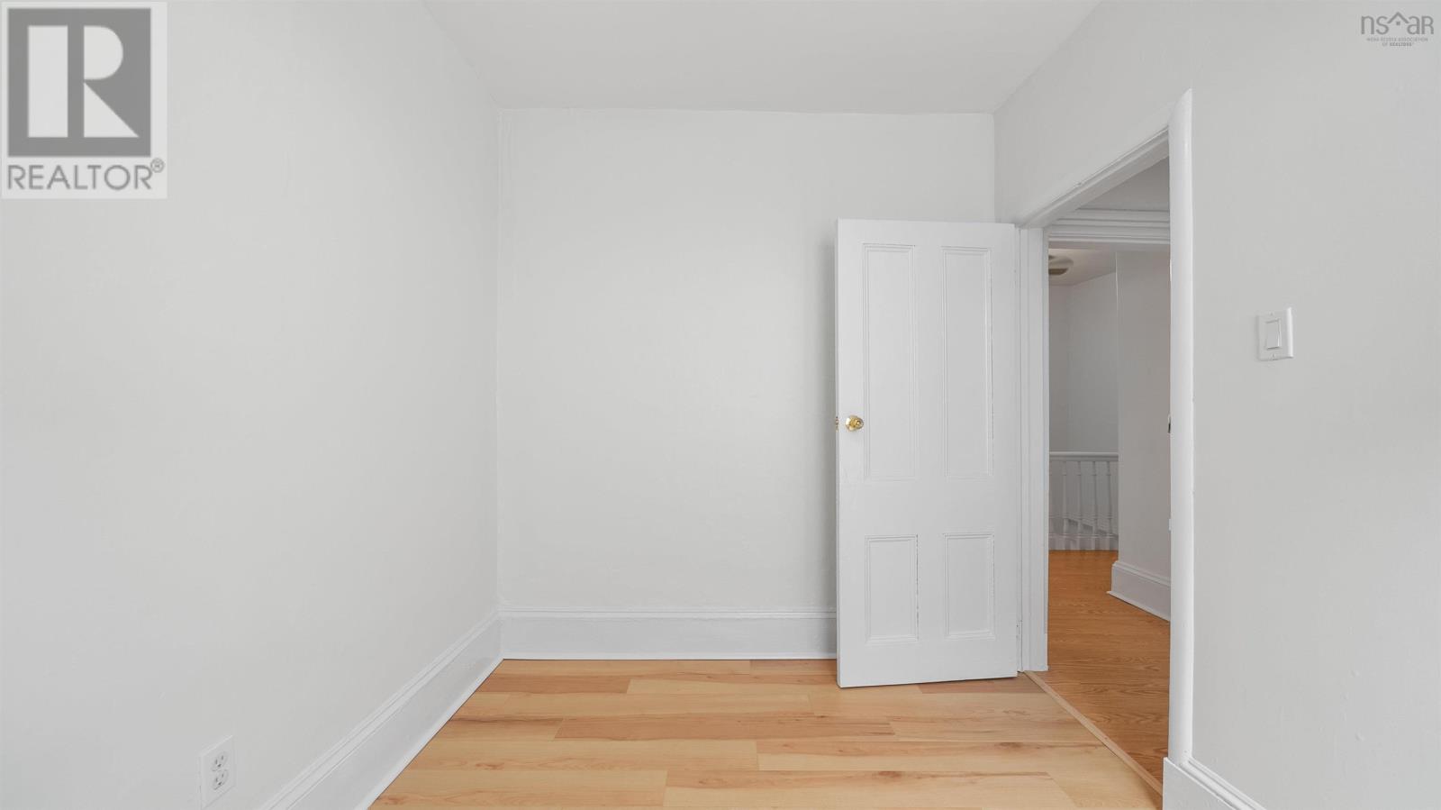 6122 North Street Property Photo 33