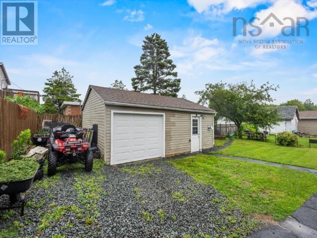 4 Elmdale Crescent Property Photo 3