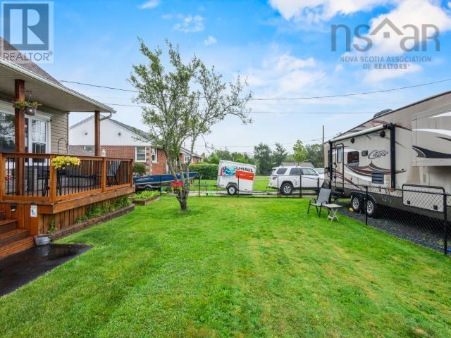 4 Elmdale Crescent Property Photo 5