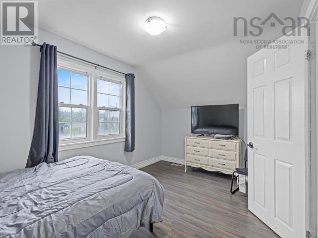 4 Elmdale Crescent Property Photo 26