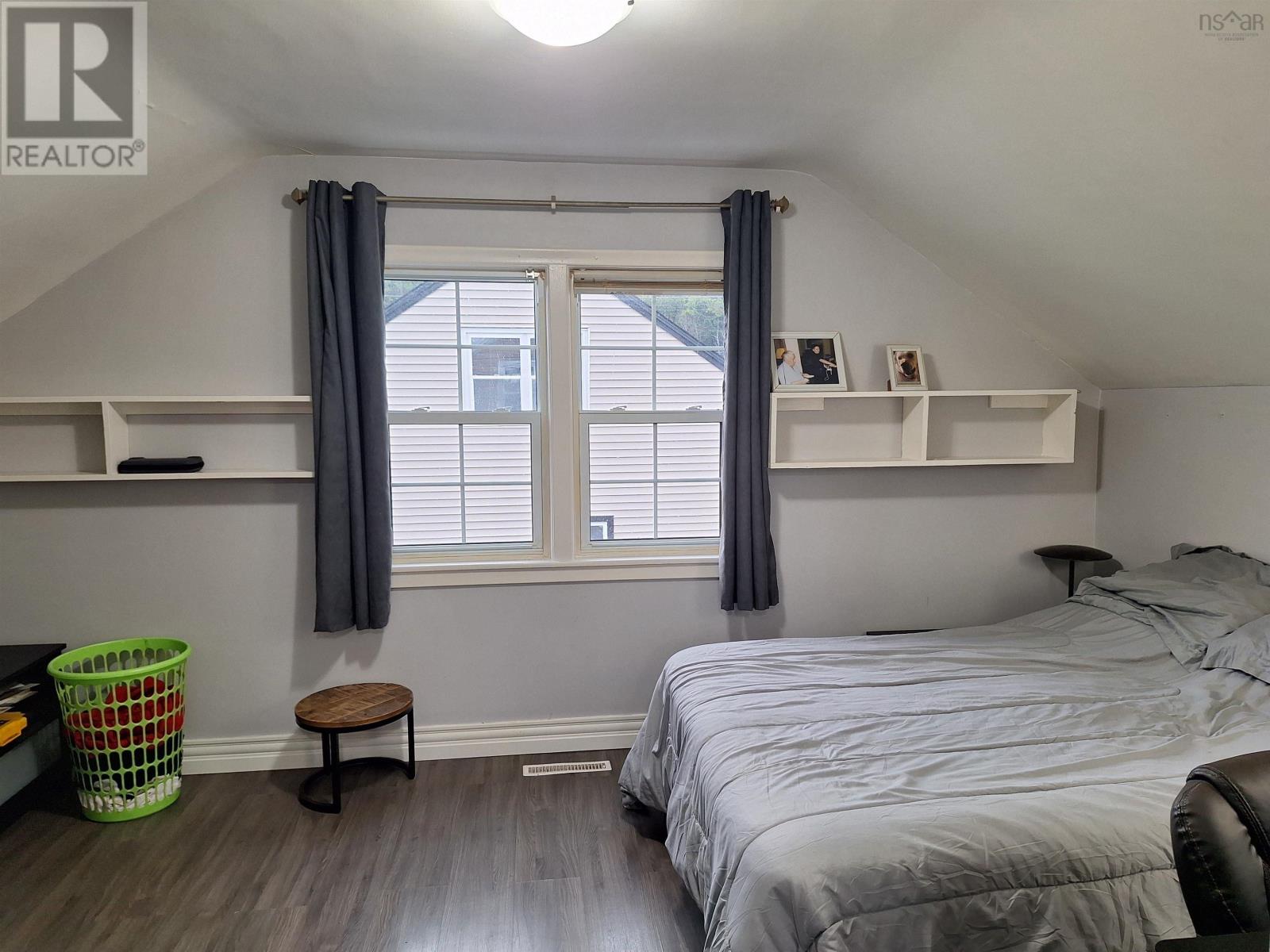 4 Elmdale Crescent Property Photo 32