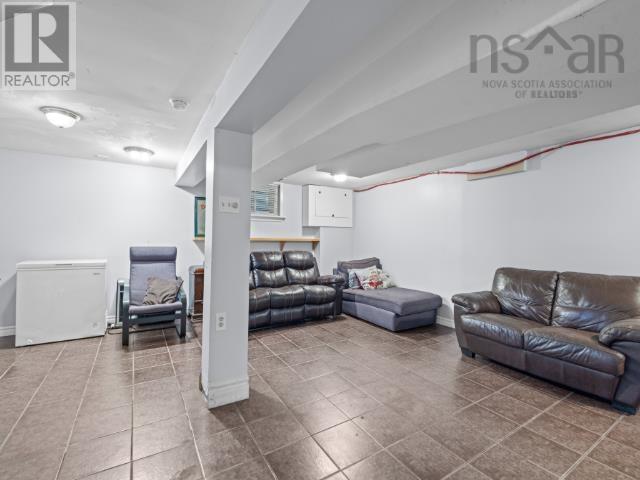 4 Elmdale Crescent Property Photo 34