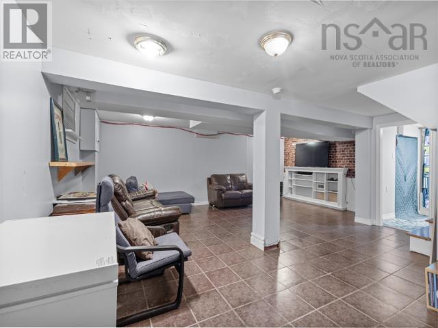 4 Elmdale Crescent Property Photo 35
