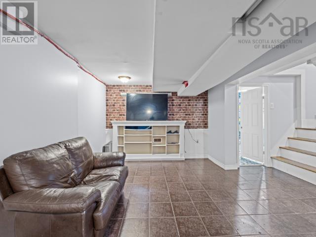 4 Elmdale Crescent Property Photo 36