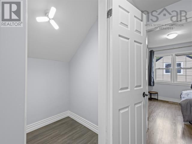 4 Elmdale Crescent Property Photo 43