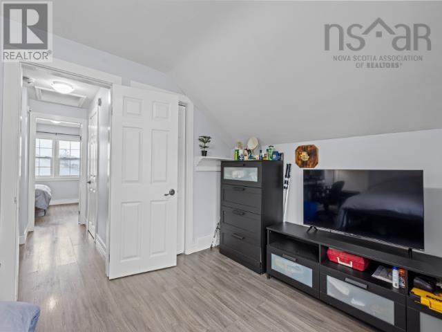 4 Elmdale Crescent Property Photo 45