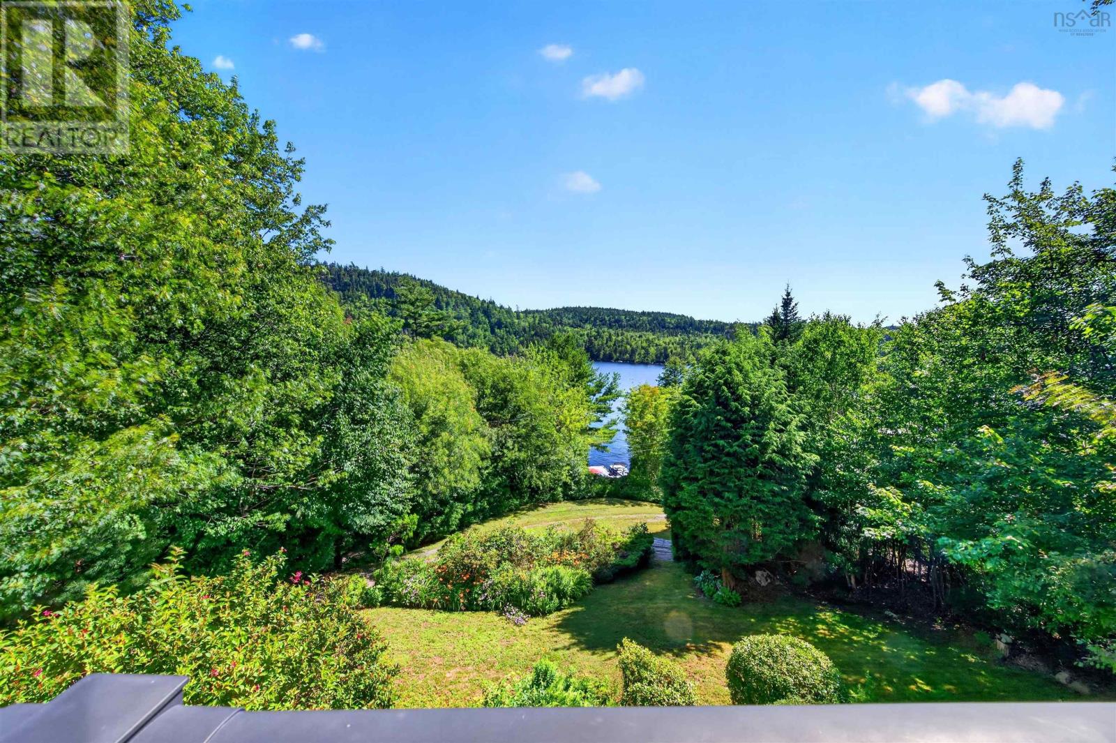 1581 Myra Road Property Photo 8