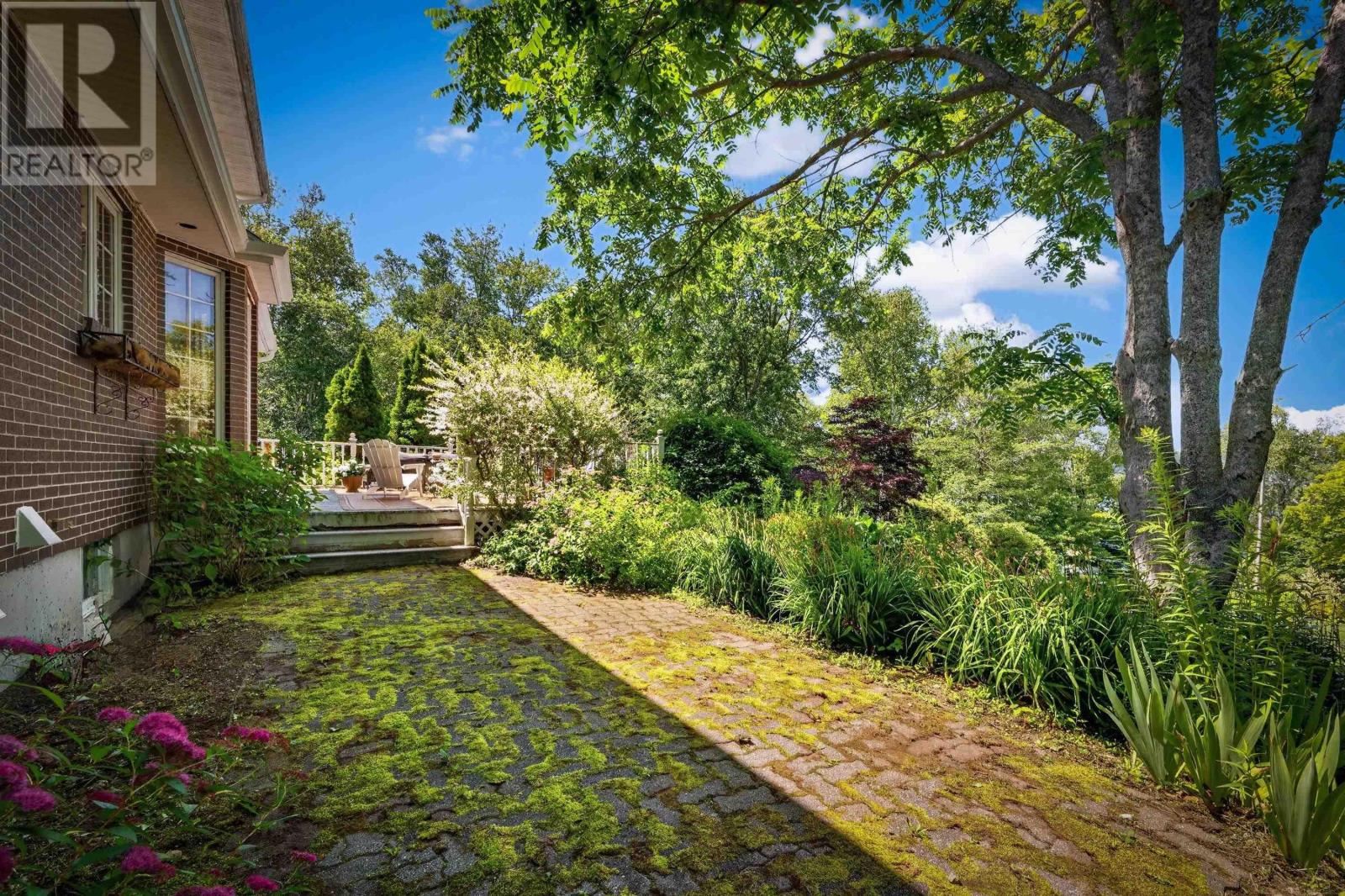 1864 Kings Road Property Photo 14