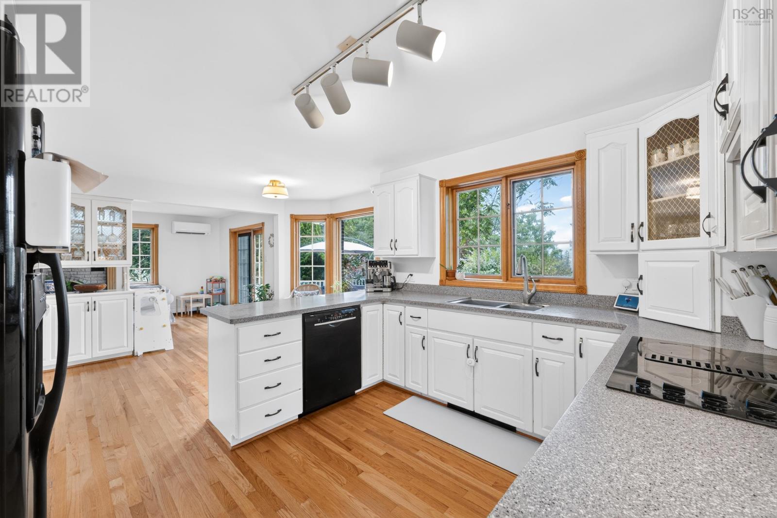 1864 Kings Road Property Photo 27