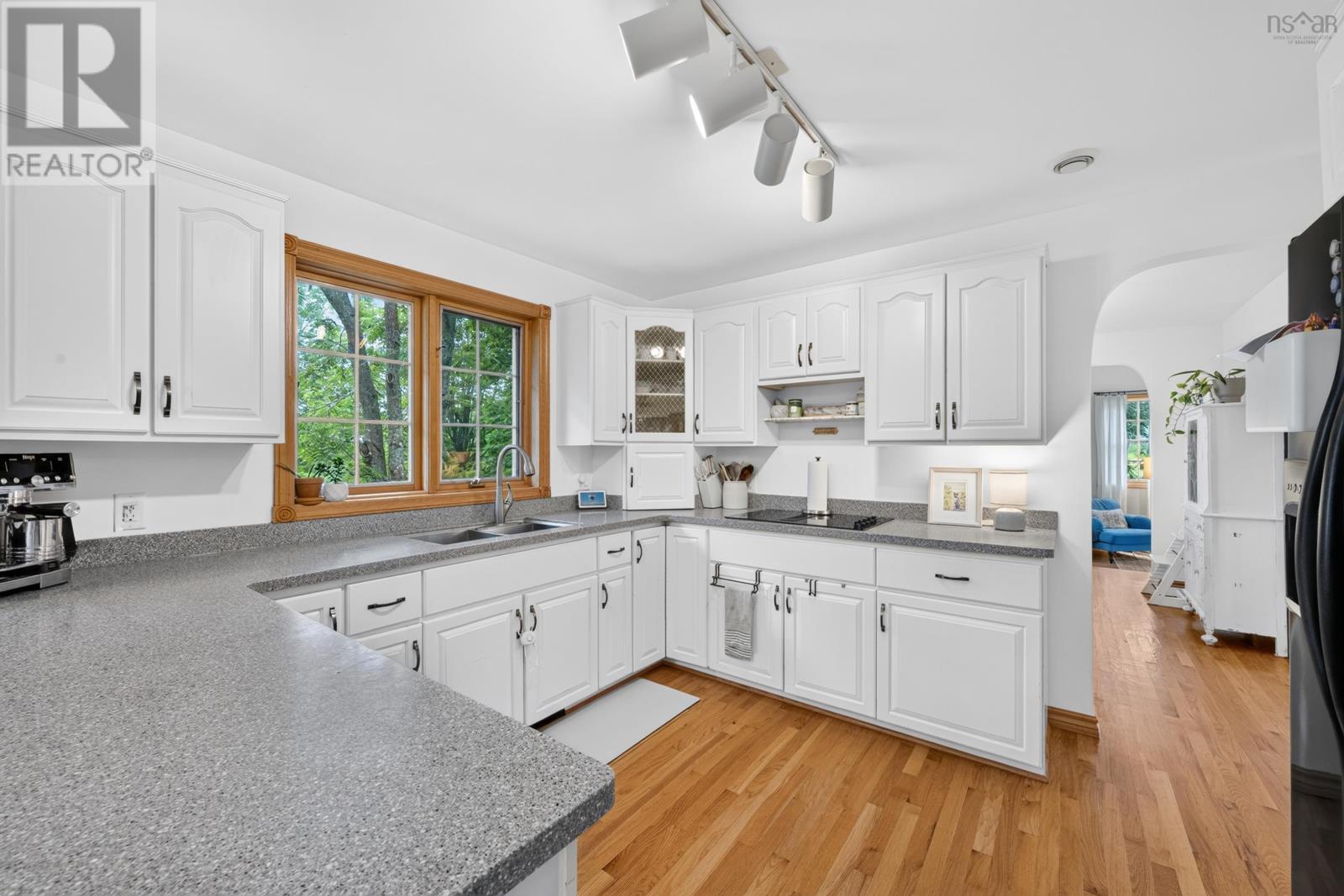 1864 Kings Road Property Photo 28