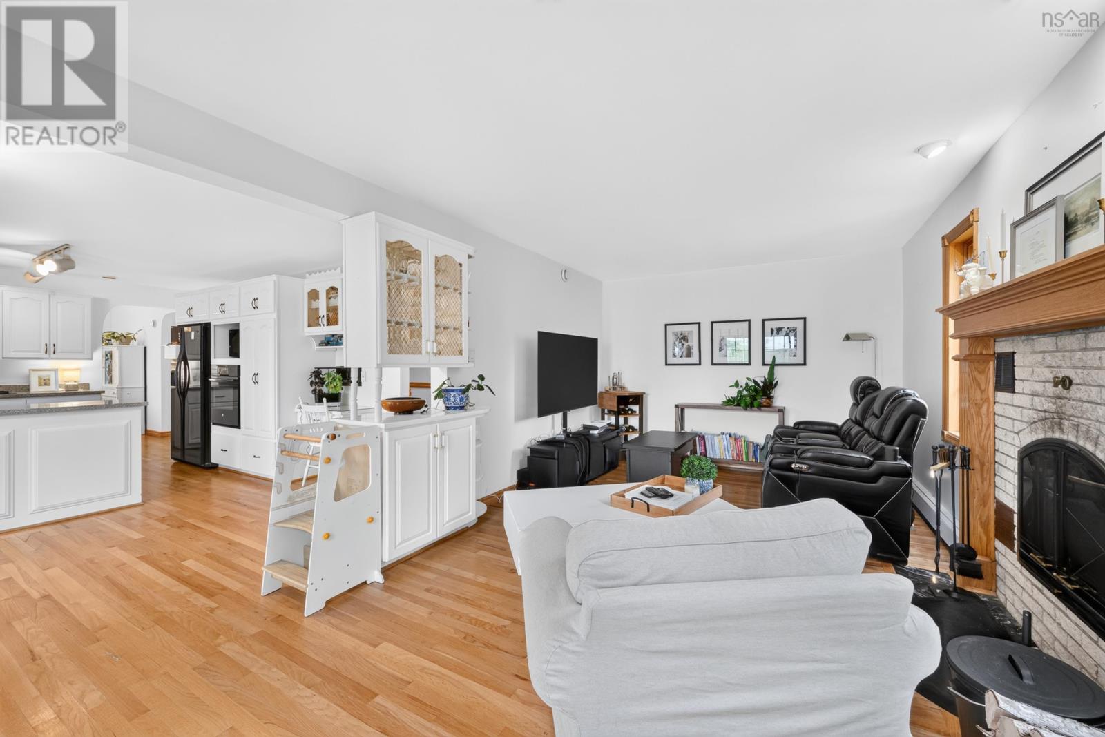 1864 Kings Road Property Photo 31