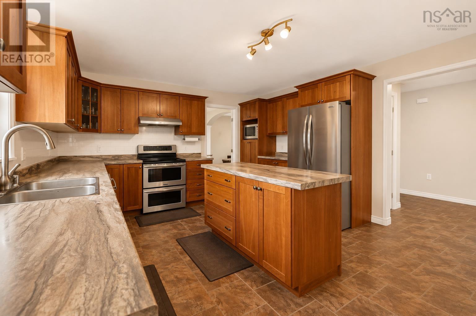 110 Gleneagles Drive Property Photo 13