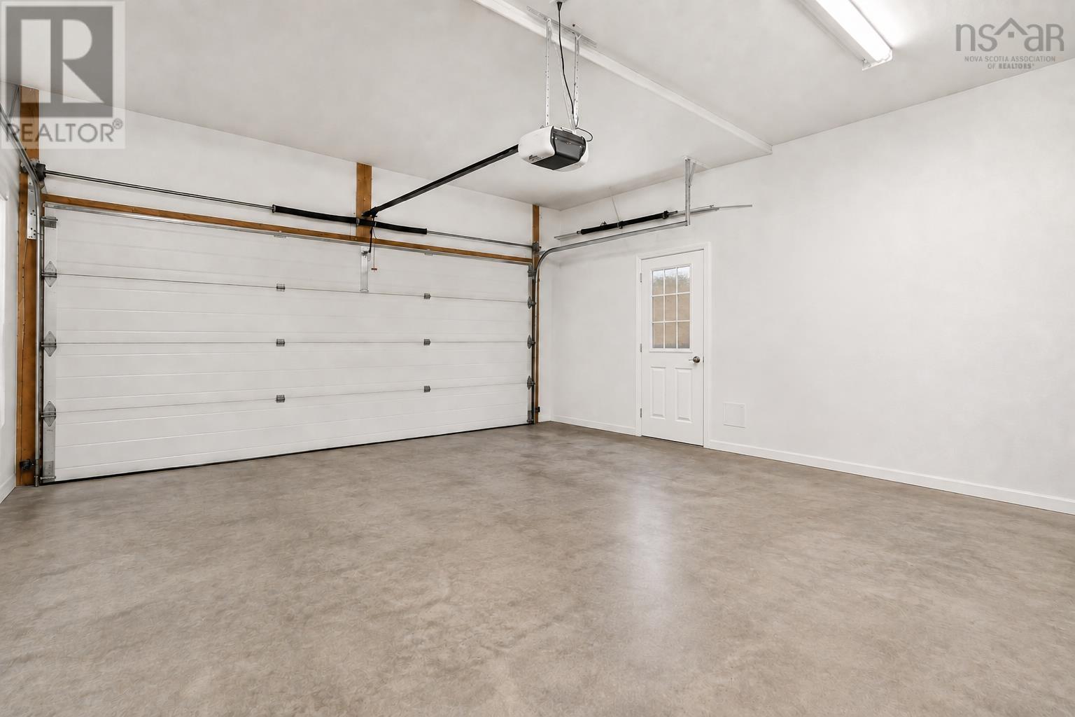 110 Gleneagles Drive Property Photo 31