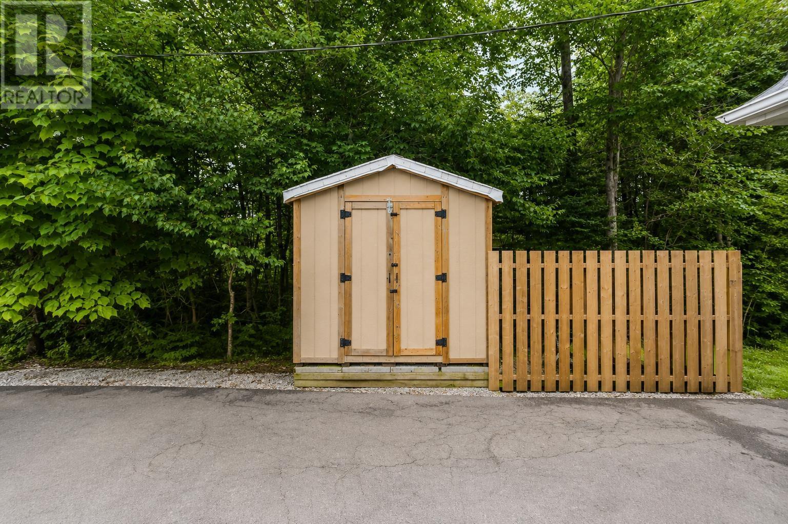 110 Gleneagles Drive Property Photo 36