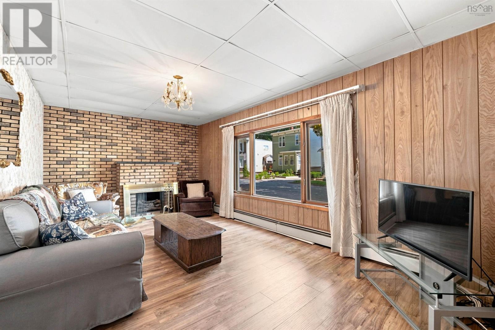 6355/6357 Cork Street Property Photo 4