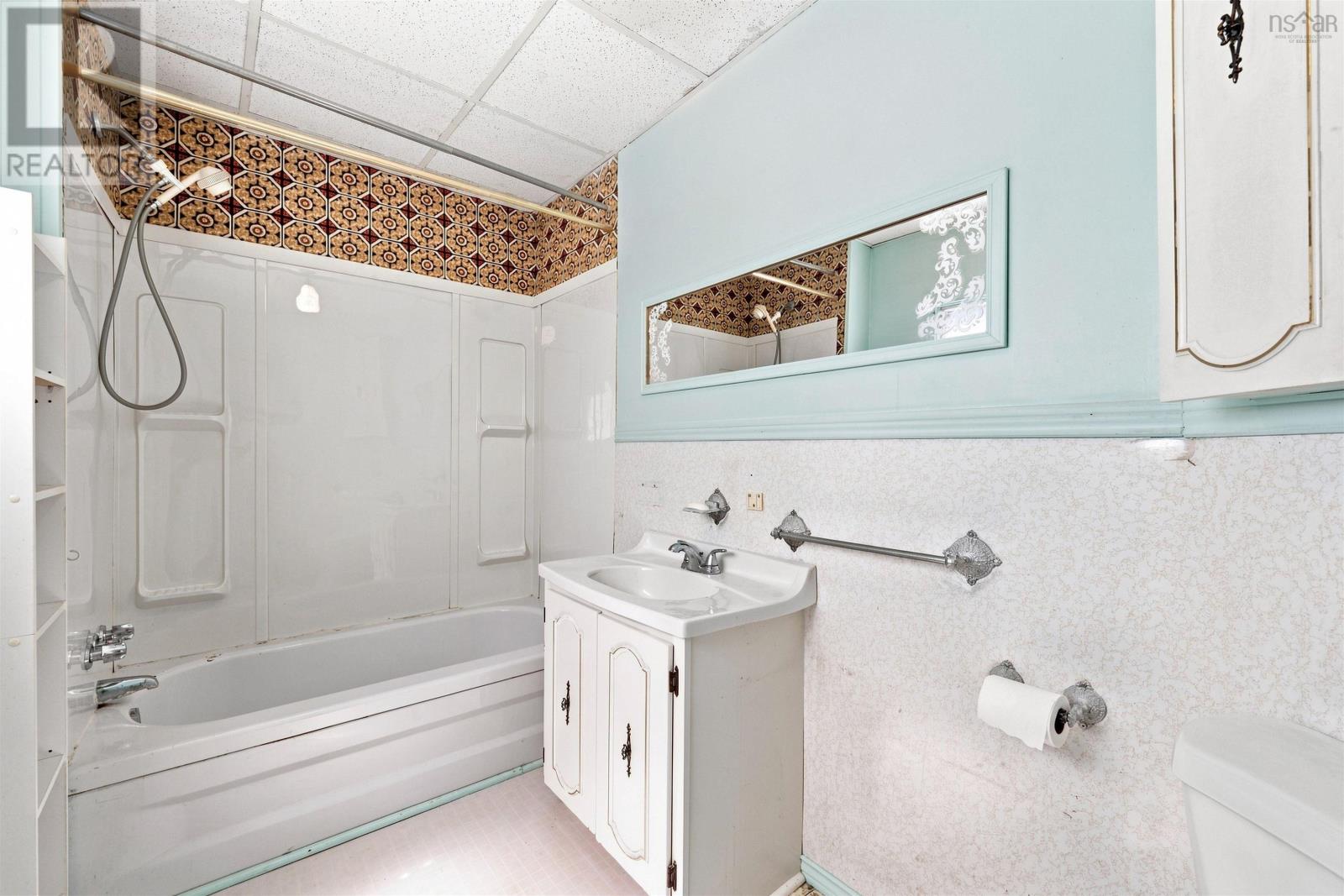 6355/6357 Cork Street Property Photo 11