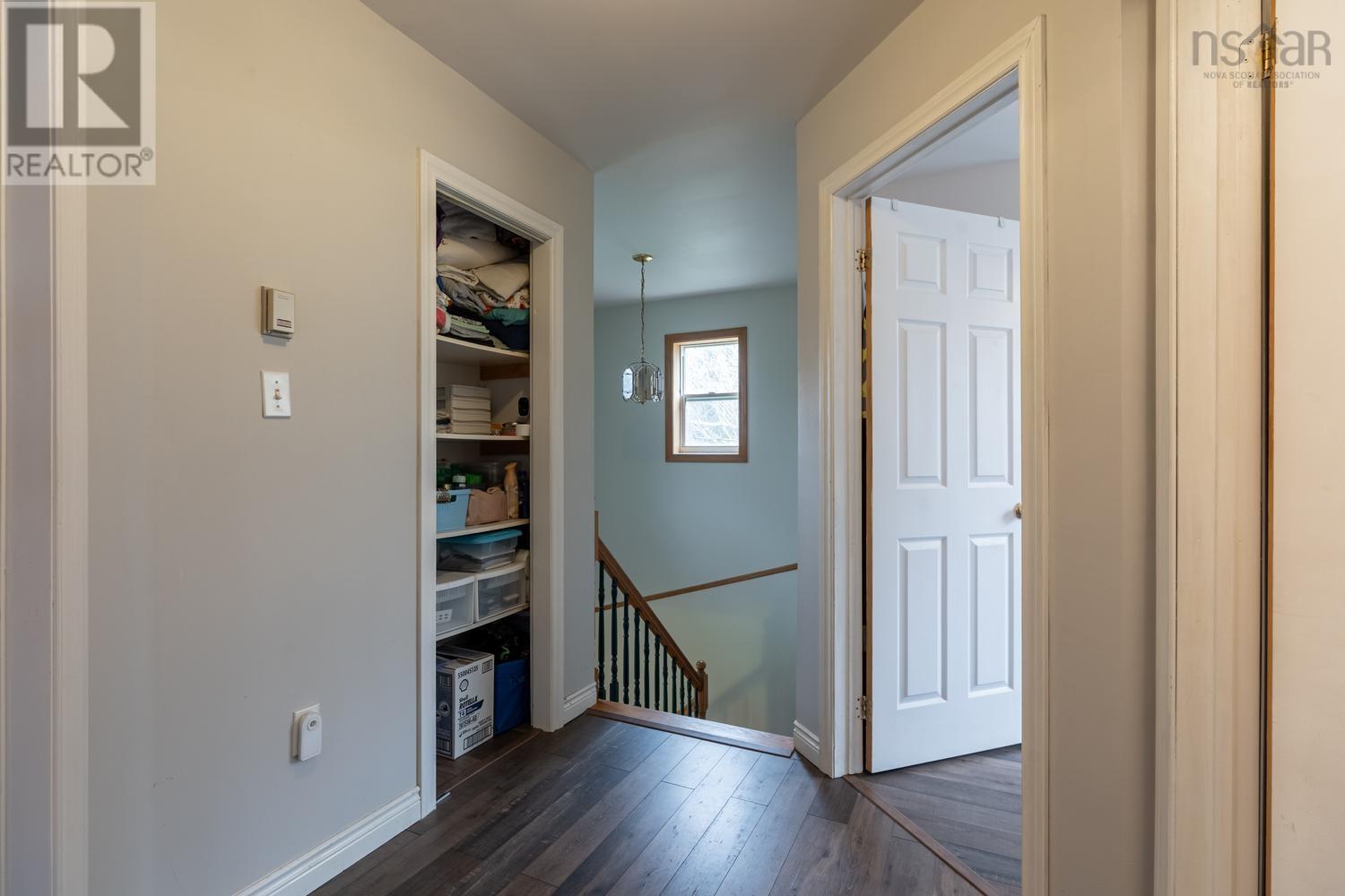 10 Sylvania Terrace Property Photo 22