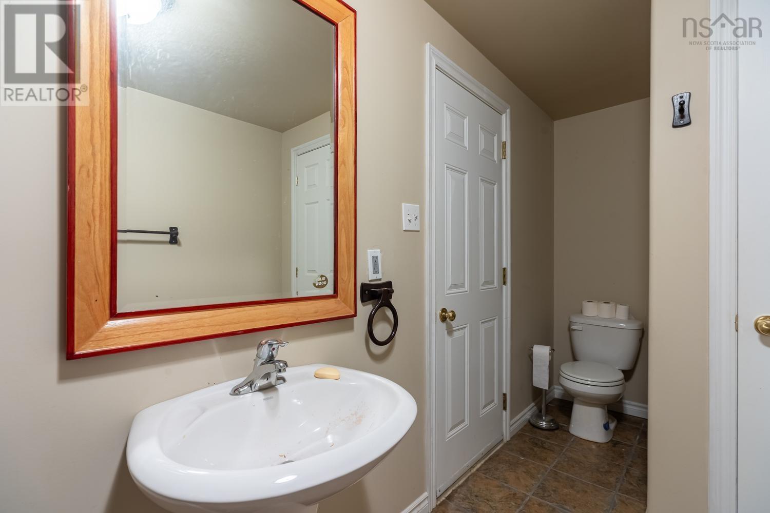 10 Sylvania Terrace Property Photo 33