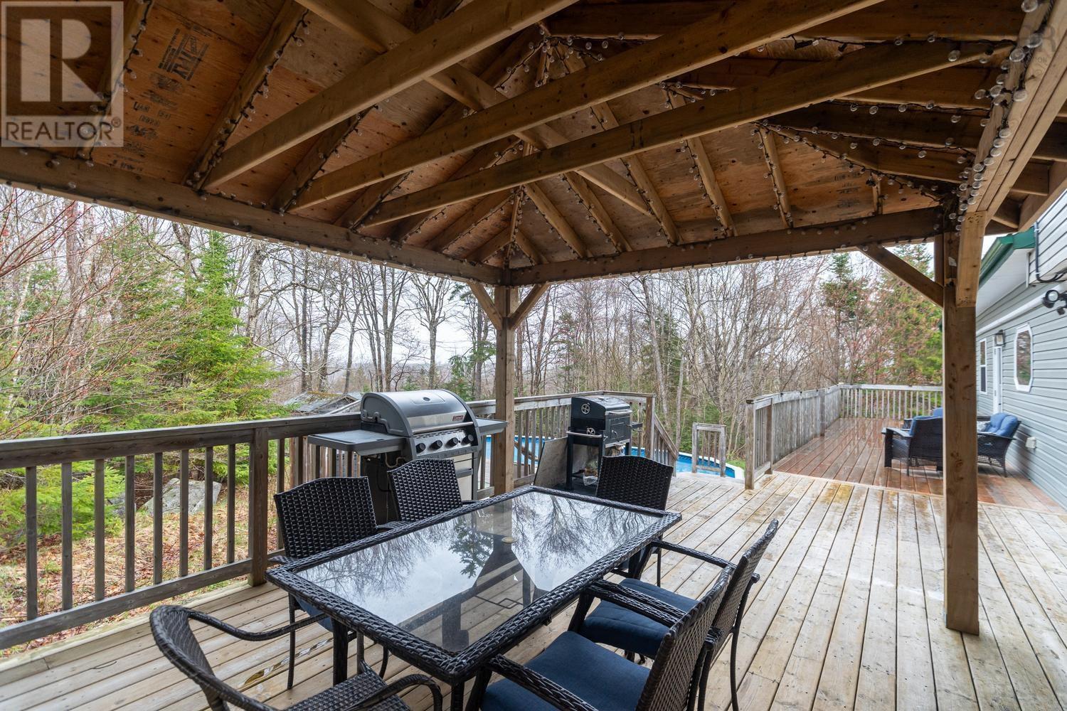 10 Sylvania Terrace Property Photo 35