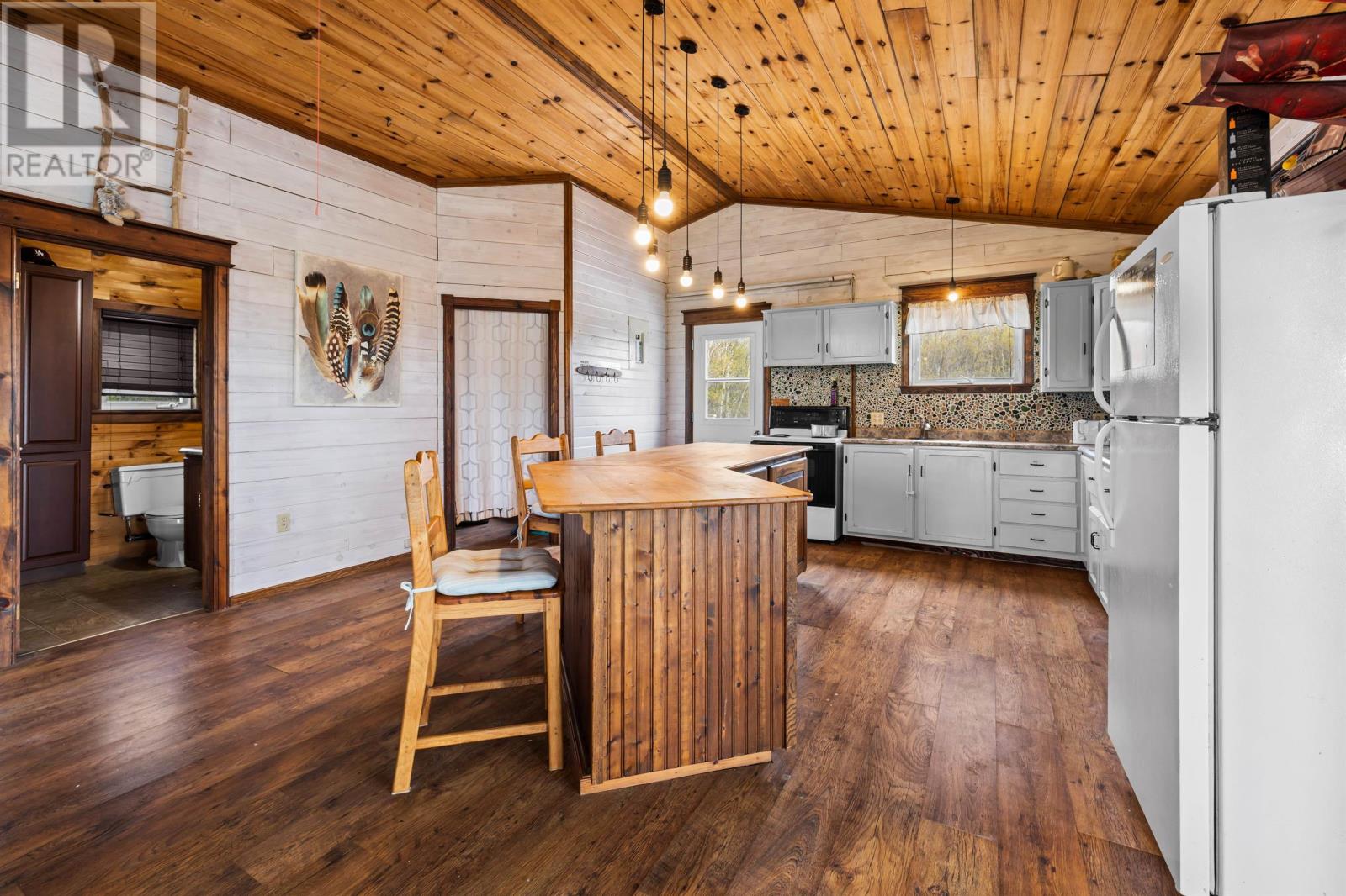 2958 East Point Property Photo 4
