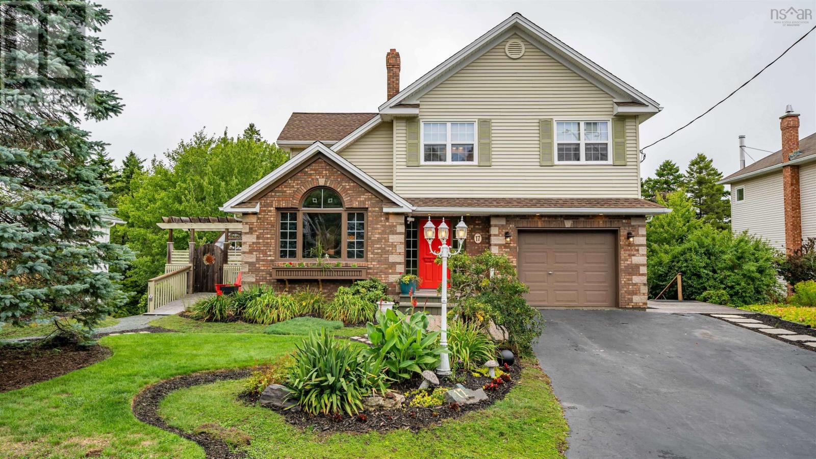 17 Oakley Avenue Property Photo 1
