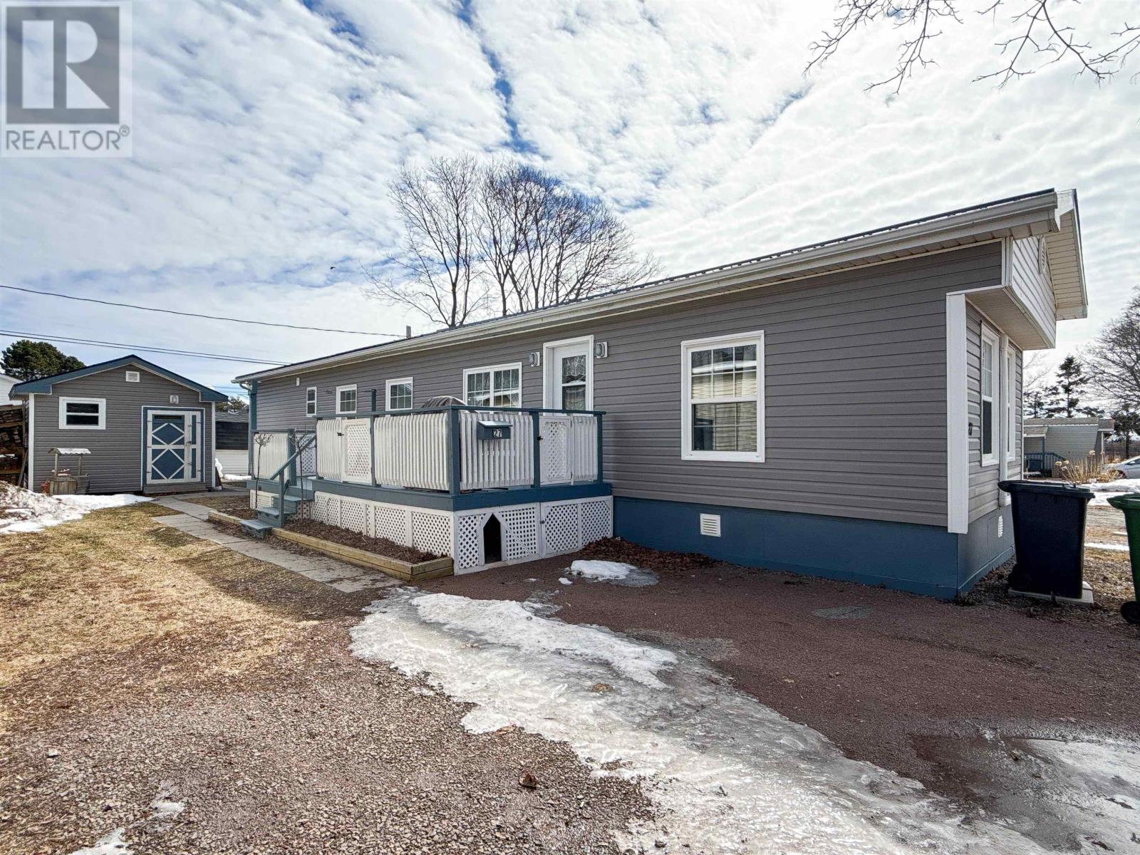27 Linkletter Estates