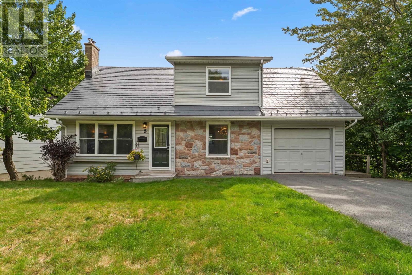 8 Fox Glove Lane Property Photo 1