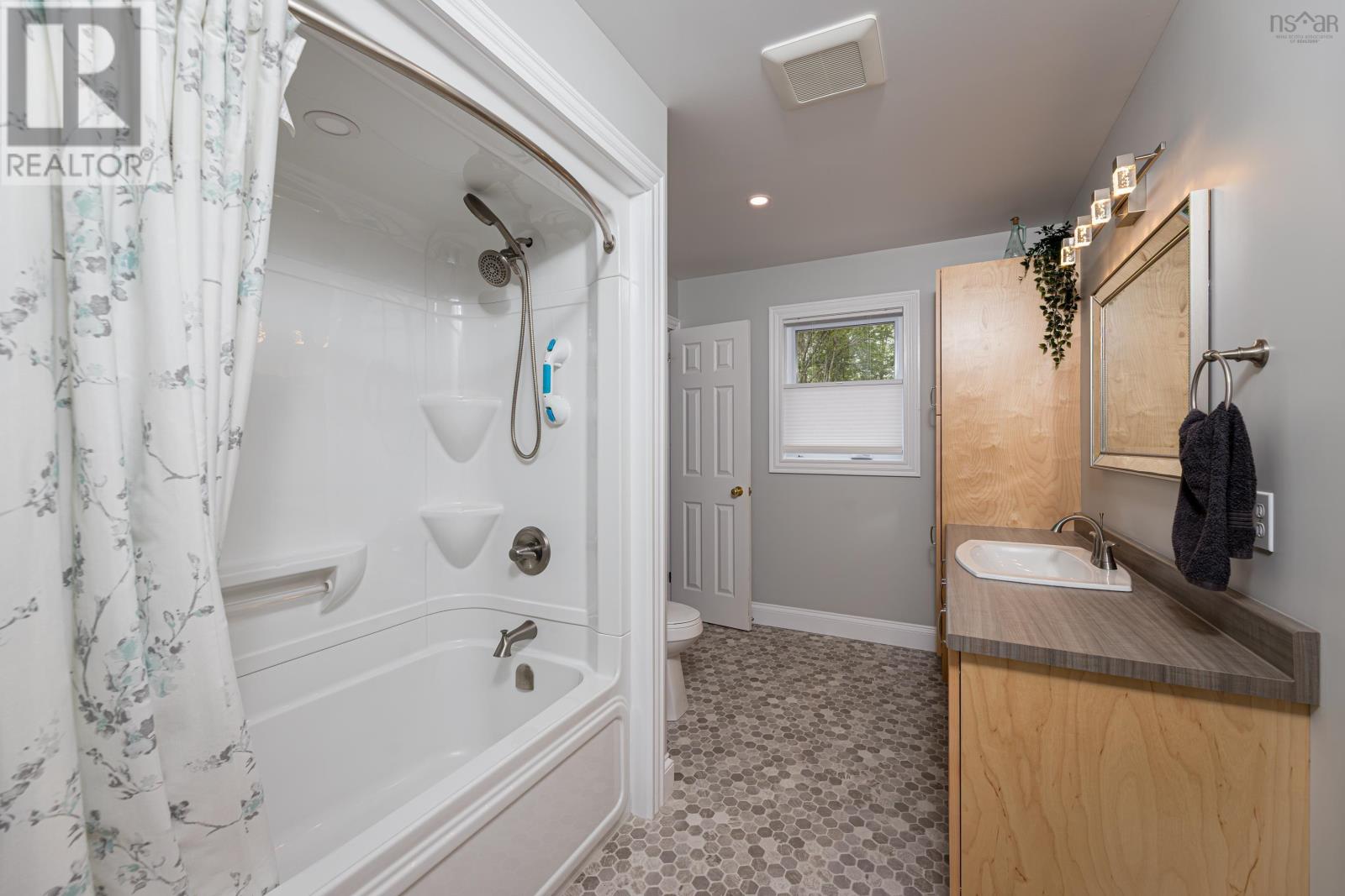 4646 Highway 14 Property Photo 11