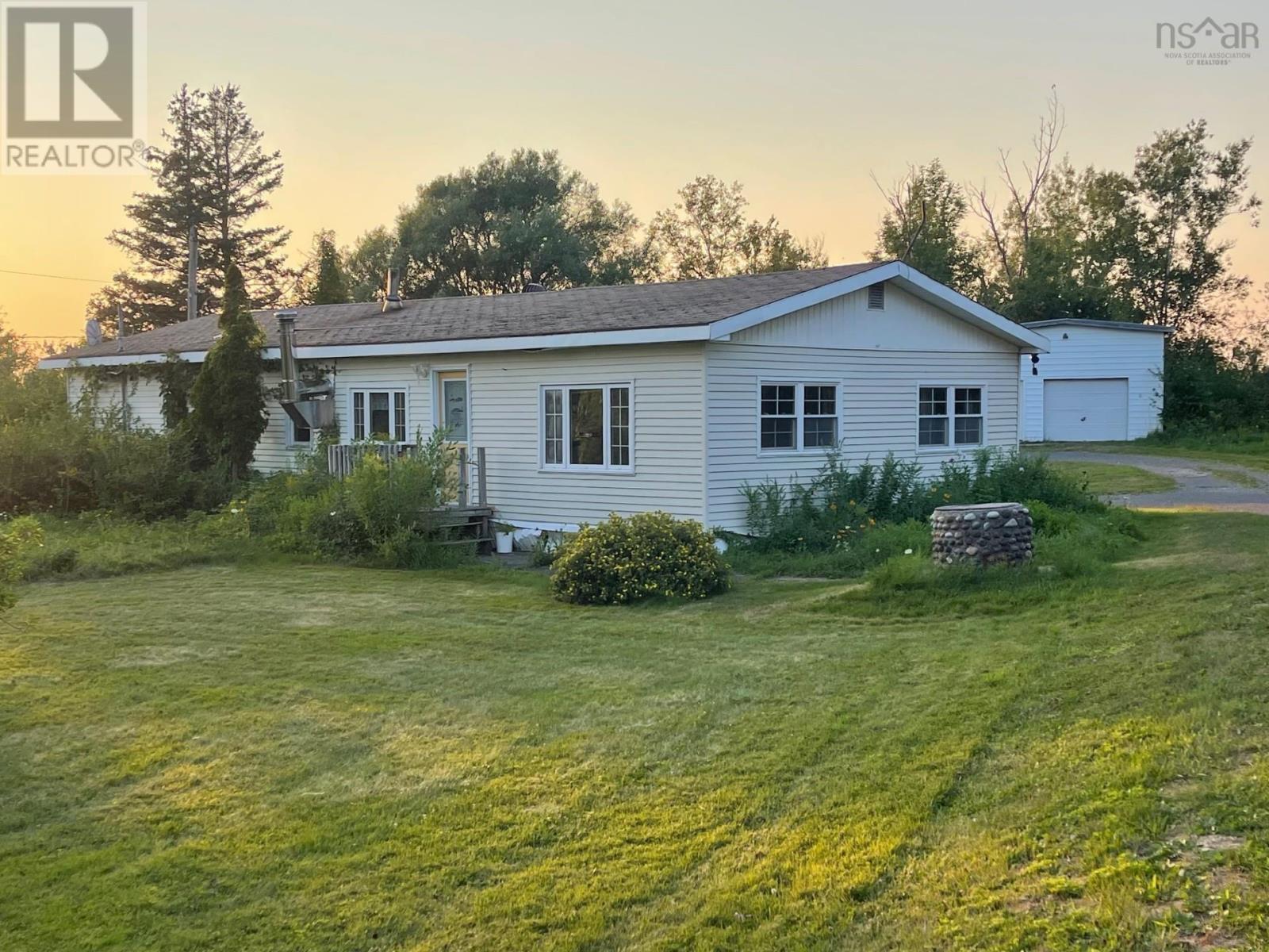 4467 Shore Road Property Photo 14