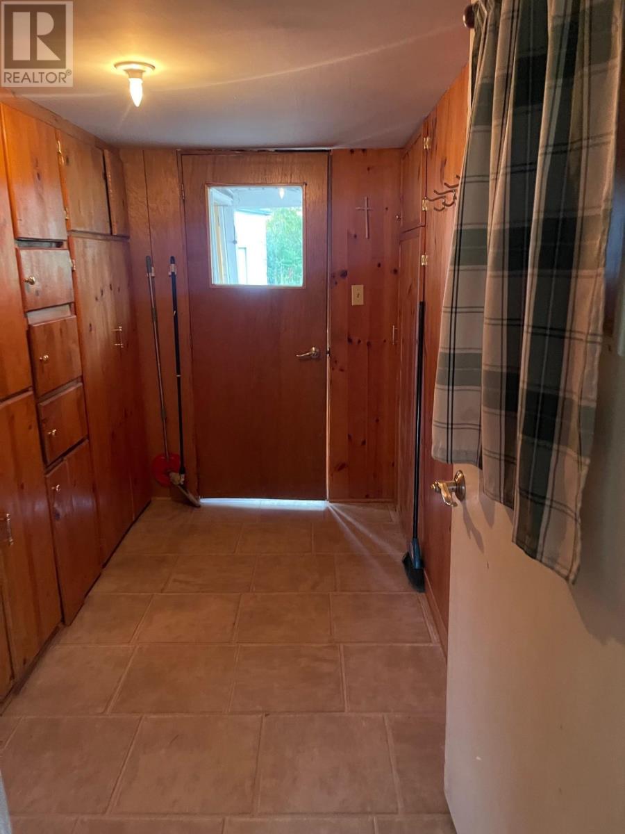 4467 Shore Road Property Photo 27
