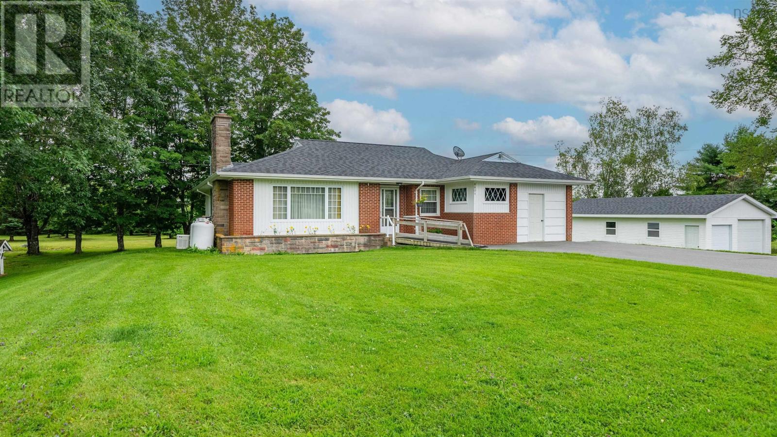 8801 Highway 224 Property Photo 1
