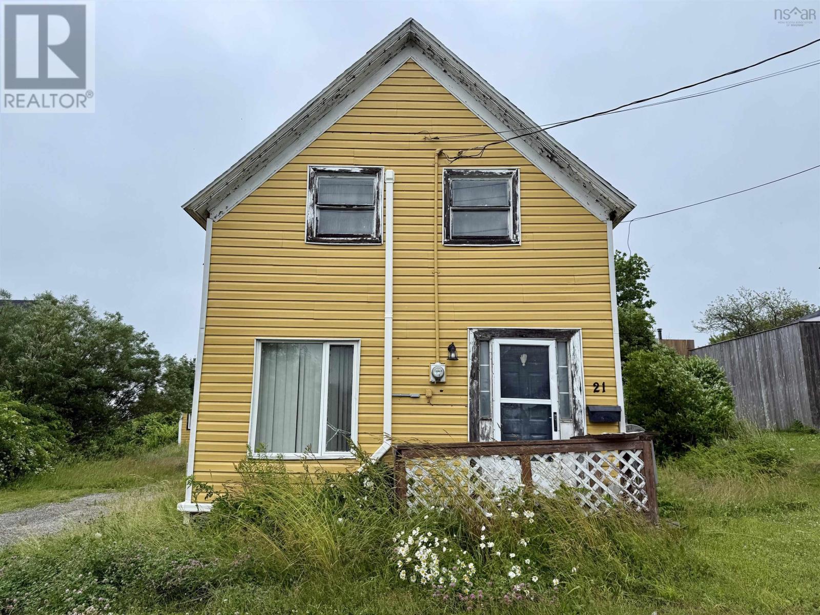 21 Leslie Lane