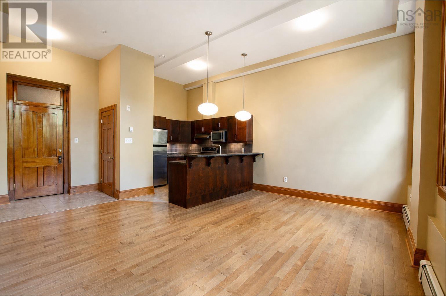 101 5355 Russell Property Photo 12