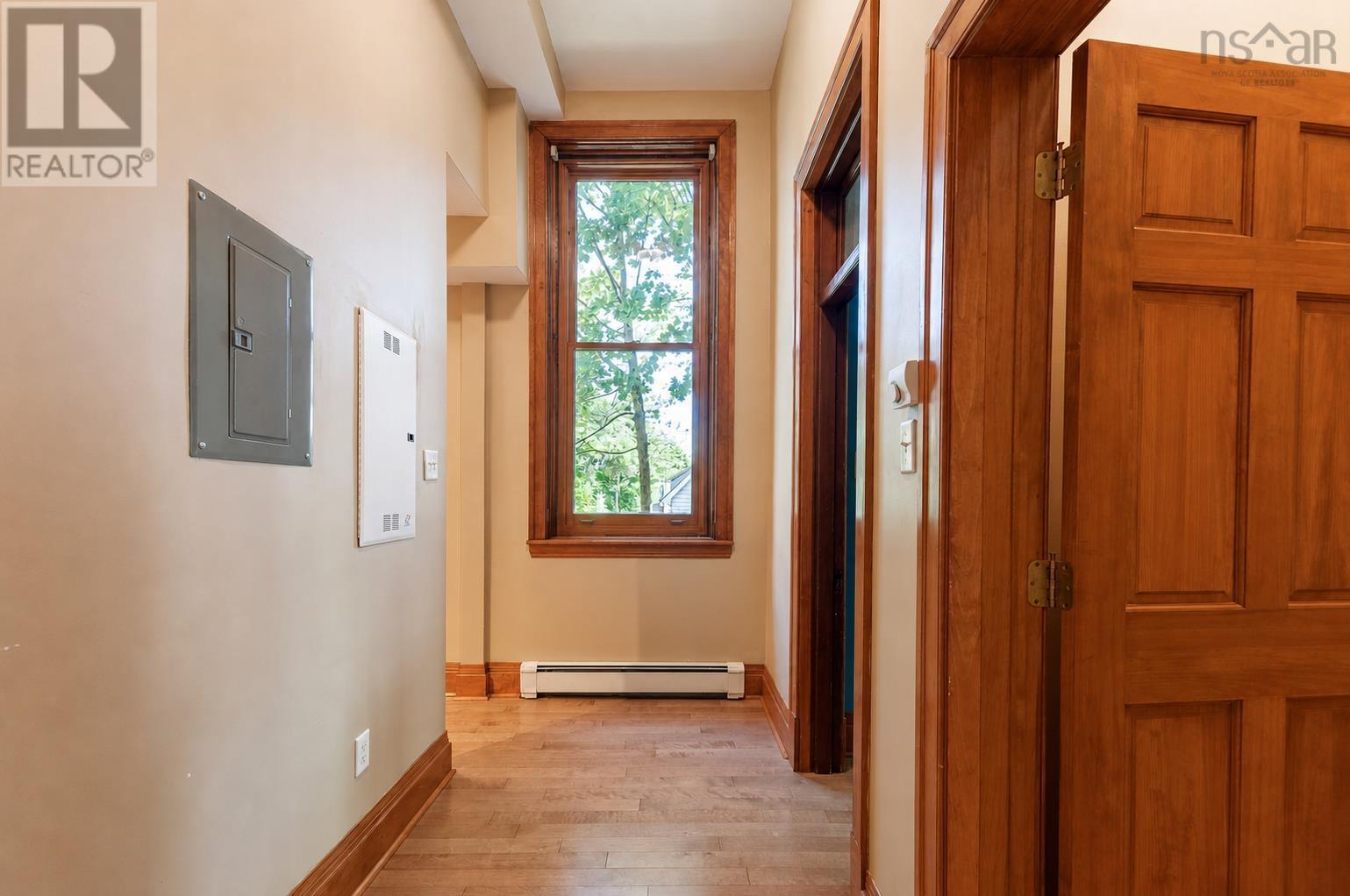 101 5355 Russell Property Photo 16