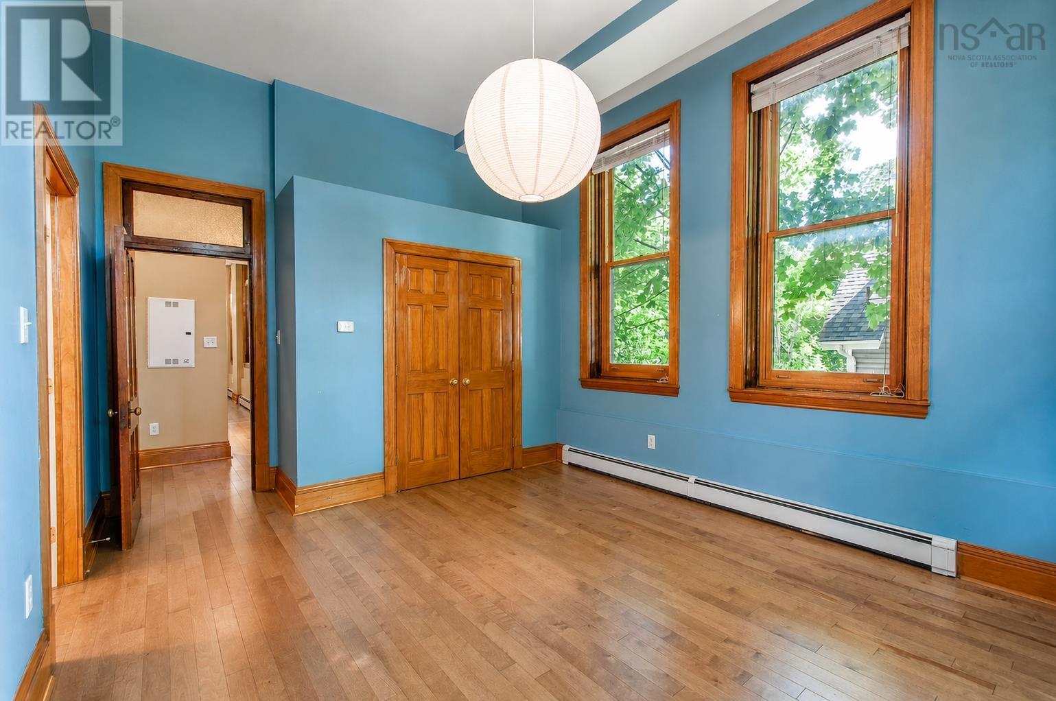 101 5355 Russell Property Photo 20