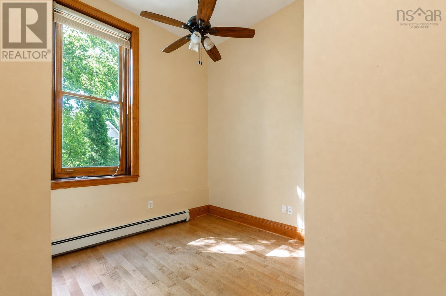 101 5355 Russell Property Photo 22